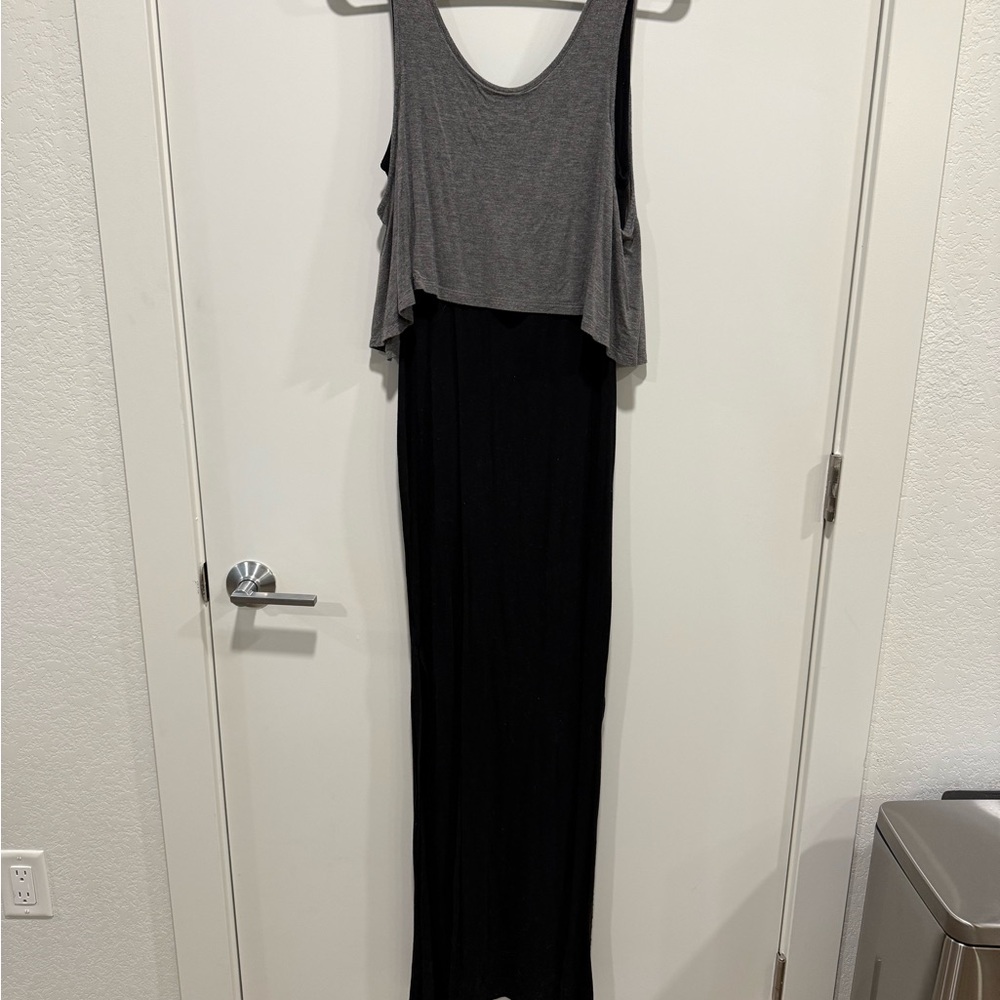 Chic Gray and Black Sleeveless Maxi Dress